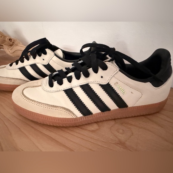Adidas Samba Cream and Black Sneakers - Picture 4 of 16